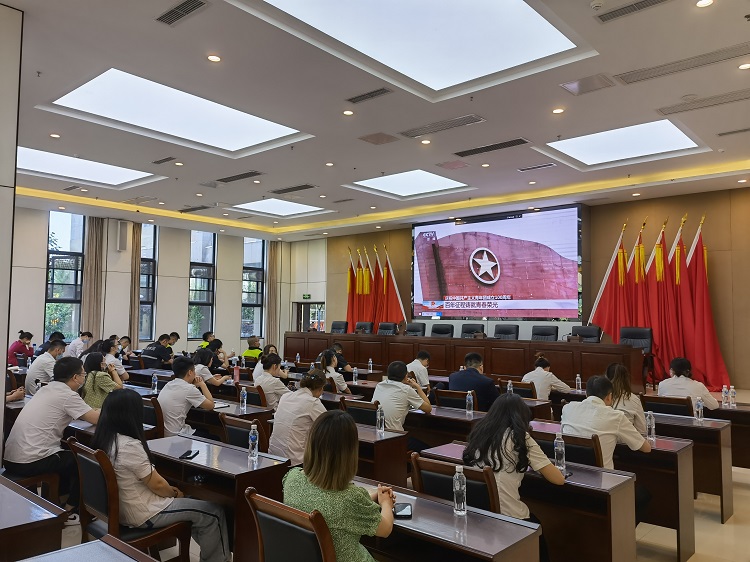 雅康公司组织观看庆祝中国共产主义青年团成立100周年大会2.jpg